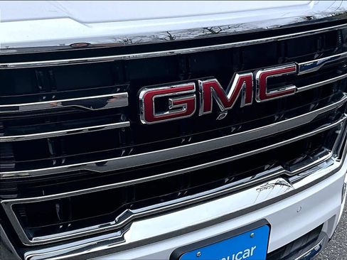 Used 2024 GMC Yukon SLT w/ SLT Premium Package image 33