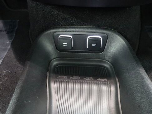 Used 2018 Chrysler Pacifica Touring-L w/ Premium Audio Group image 28