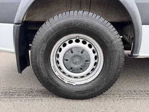 Used 2017 Mercedes-Benz Sprinter 2500 image 21