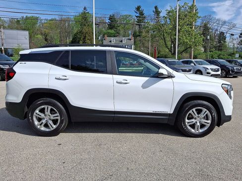 Certified 2022 GMC Terrain SLE w/ Driver Convenience Package AWD/4WD image 26