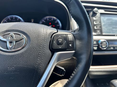 Used 2016 Toyota Highlander Limited AWD/4WD image 35