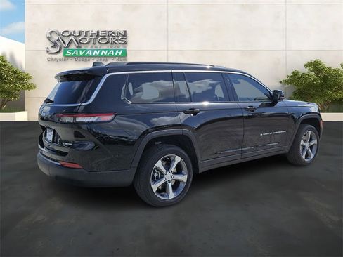 New 2026 Jeep Grand Cherokee L Limited w/ Luxury Tech Group II RWD image 5