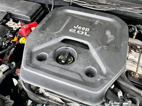 Used 2021 Jeep Wrangler Unlimited Rubicon image 27