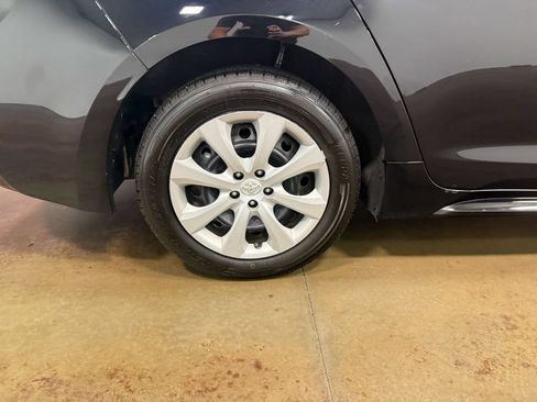 Used 2024 Toyota Corolla LE FWD image 88