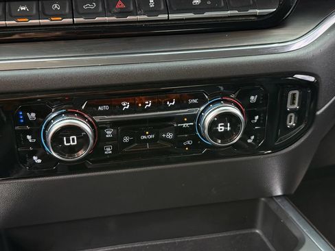 Used 2023 GMC Sierra 1500 SLT w/ SLT Premium Package RWD image 12