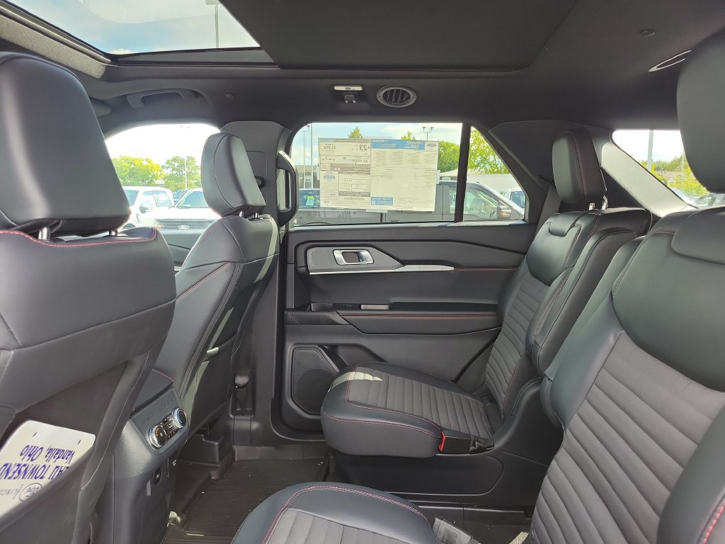 New 2026 Ford Explorer ST-Line w/ ST-Line Street Pack AWD/4WD image 14