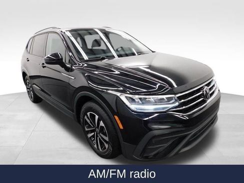 Used 2024 Volkswagen Tiguan S image 2
