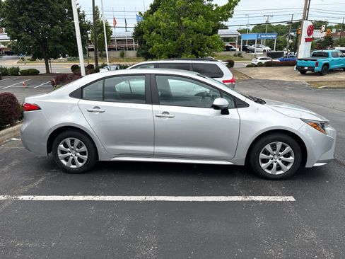 Used 2026 Toyota Corolla LE FWD image 9