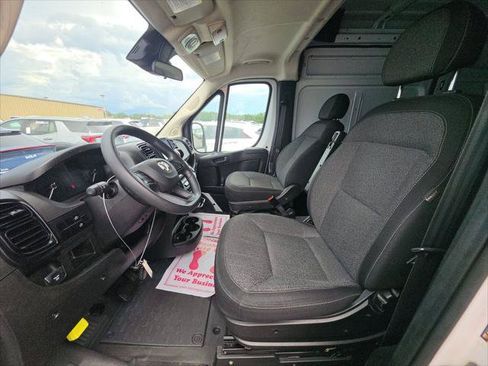 Used 2023 RAM ProMaster 2500 FWD image 12