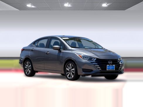 Used 2024 Nissan Versa SV FWD image 7