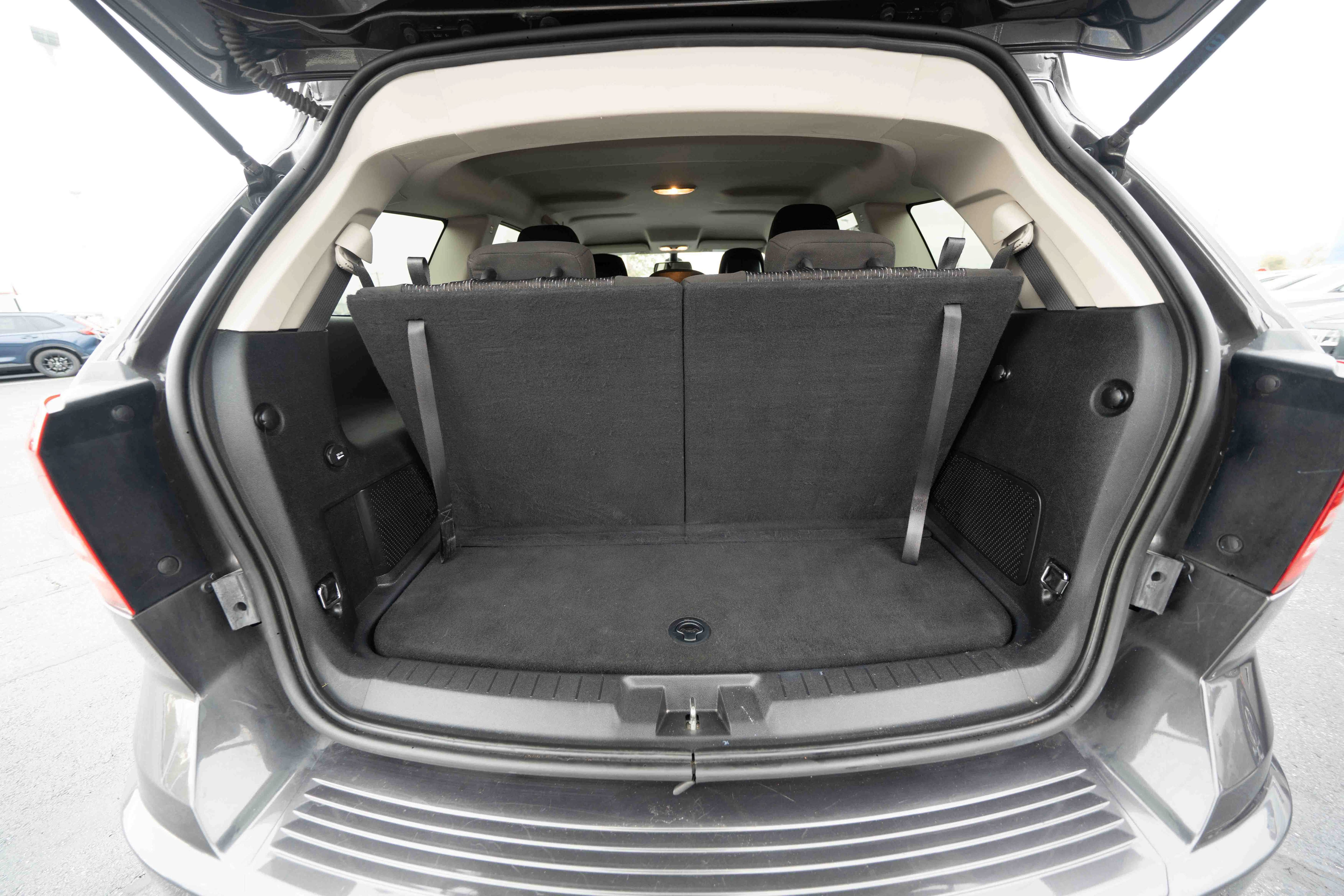 Used 2019 Dodge Journey SE FWD image 27