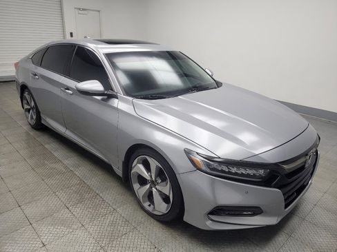 Used 2018 Honda Accord Touring image 11