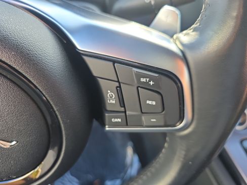 Used 2020 Jaguar F-TYPE P340 image 28