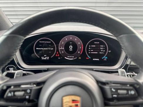Used 2024 Porsche Cayenne Coupe AWD/4WD image 21