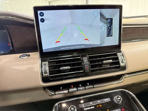 Used 2022 Lincoln Navigator Reserve image 18