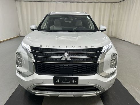 Used 2022 Mitsubishi Outlander SEL image 3