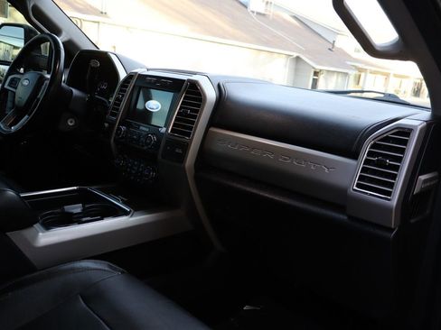 Used 2017 Ford F250 Lariat w/ Lariat Value Package image 17