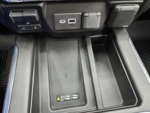 Used 2022 Chevrolet Silverado 2500 High Country w/ Safety Package II image 57