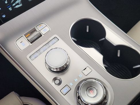 New 2026 Genesis GV70 2.5T Advanced AWD/4WD image 16