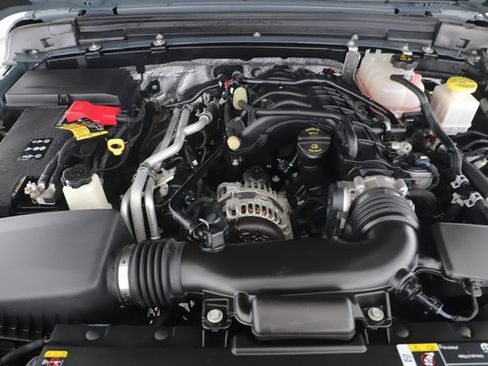 Used 2024 Jeep Gladiator Sport image 15