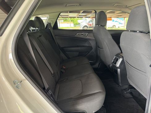 Used 2023 Kia Sportage LX FWD image 35