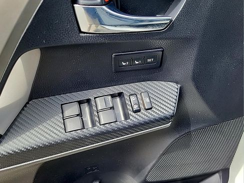 Used 2014 Toyota RAV4 Limited AWD/4WD image 15