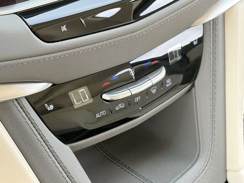 Certified 2024 Cadillac XT5 Premium Luxury FWD image 30