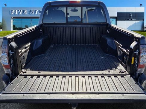 Used 2013 Toyota Tacoma 4x4 Double Cab w/ TRD Off-Road Pkg image 7