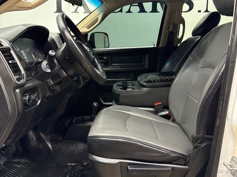 Used 2019 RAM 3500 Tradesman w/ Chrome Appearance Group image 28