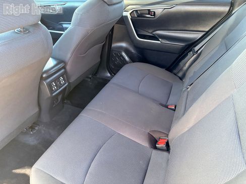 Used 2022 Toyota RAV4 LE w/ Carpet Mat Package (TMS) image 25