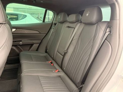 Used 2025 Maserati Grecale Modena image 9