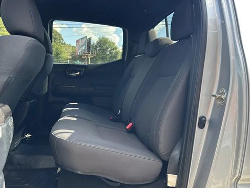 Used 2016 Toyota Tacoma TRD Sport w/ Towing Package AWD/4WD image 16