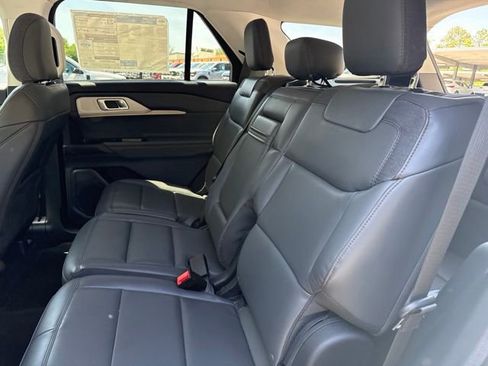 Used 2025 Ford Explorer Active w/ Active Comfort Package AWD/4WD image 20
