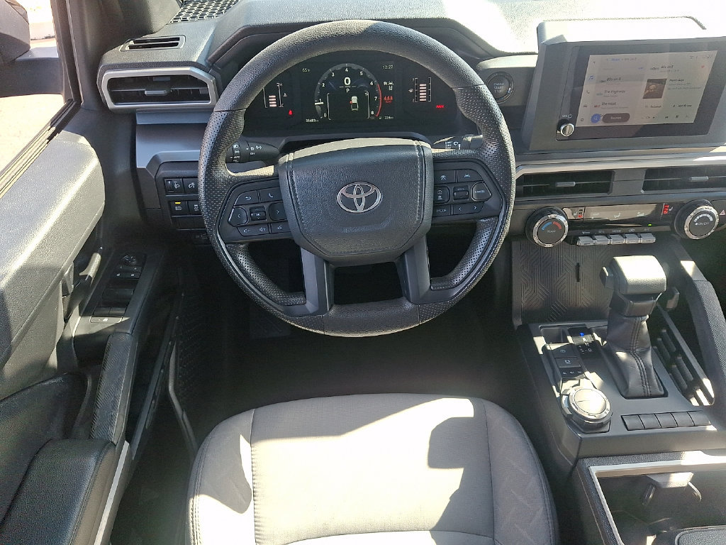 Certified 2025 Toyota Tacoma SR5 AWD/4WD image 16