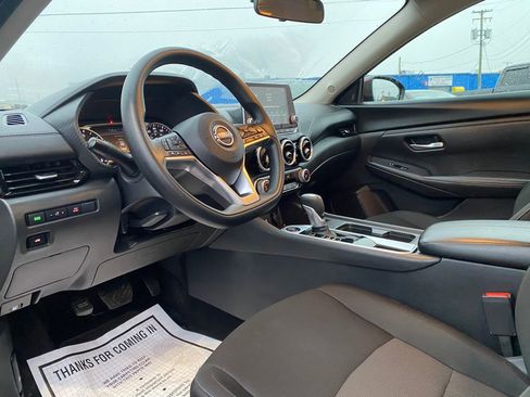 Used 2025 Nissan Sentra SV image 8
