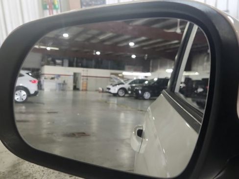Used 2024 Kia Soul LX FWD image 9