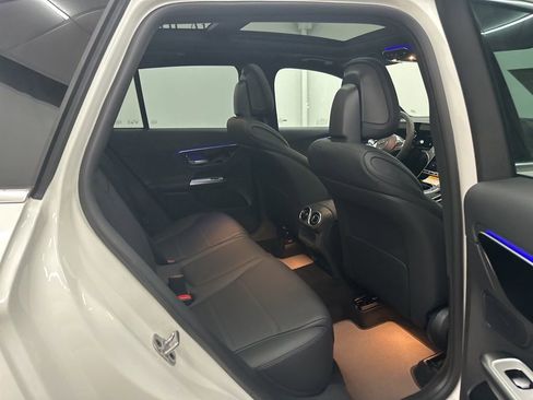 Used 2026 Mercedes-Benz GLC 300 image 23