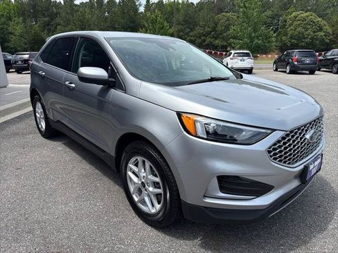 Used 2024 Ford Edge SEL AWD/4WD image 3