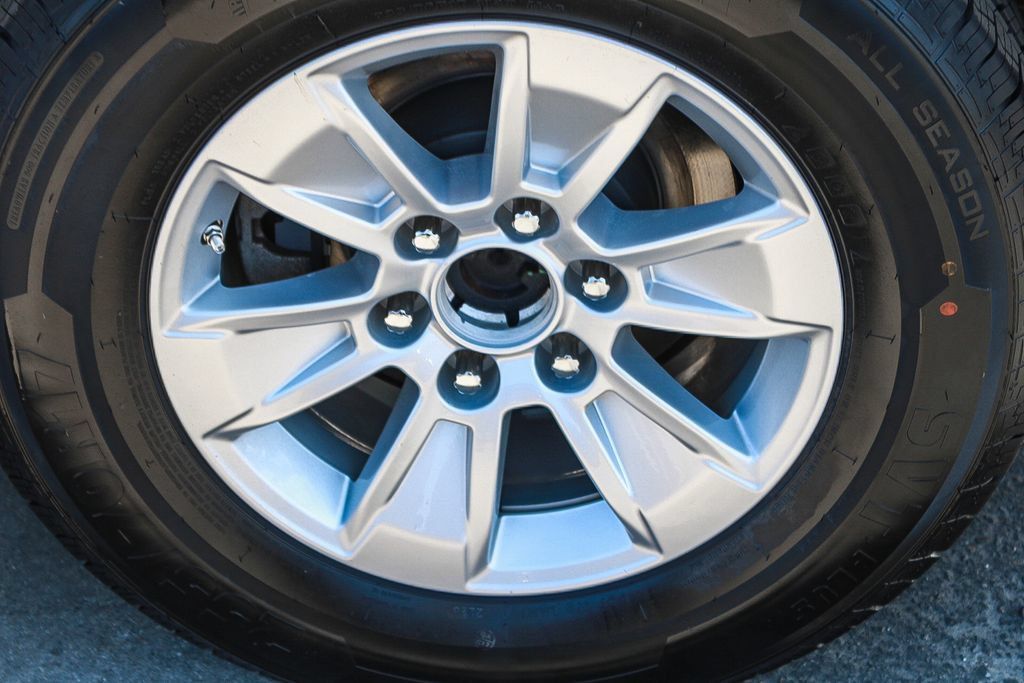 Used 2020 GMC Yukon SLE w/ SLE Value Package RWD image 11
