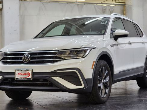 Used 2022 Volkswagen Tiguan SE image 9