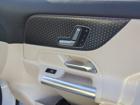 Used 2025 Mercedes-Benz GLA 250 image 26