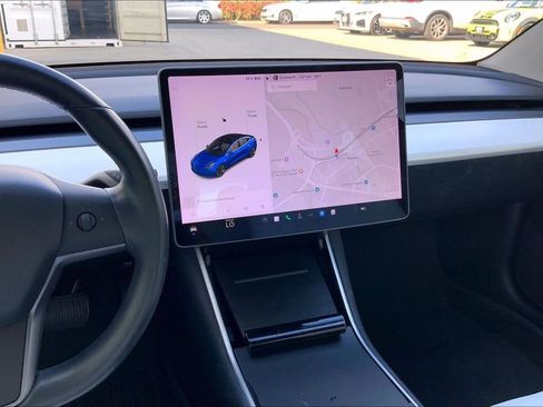Used 2019 Tesla Model 3 image 6