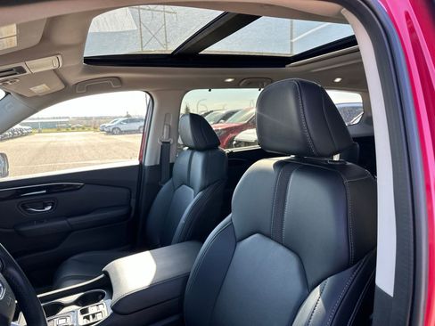 Used 2023 Honda Pilot Touring image 10