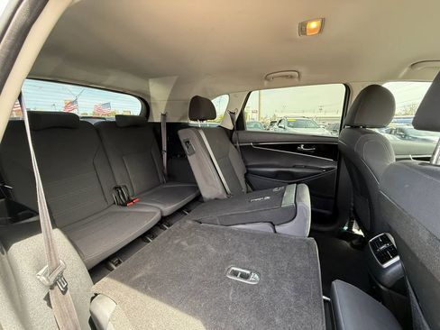 Used 2020 Kia Sorento FWD V6 image 20