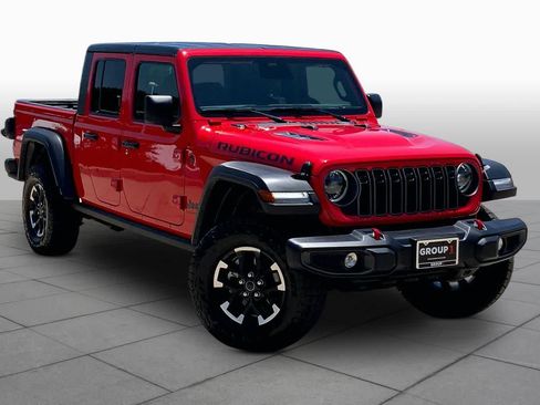Used 2026 Jeep Gladiator Rubicon AWD/4WD image 3