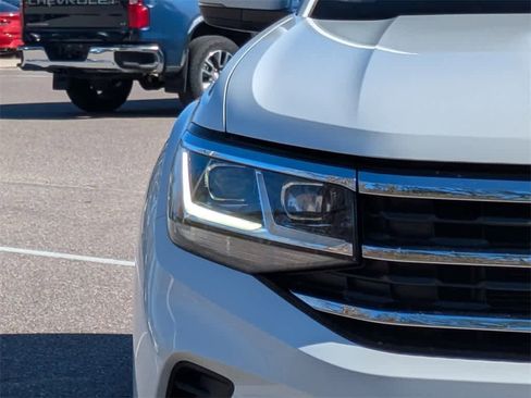 Used 2023 Volkswagen Atlas Cross Sport SE image 9