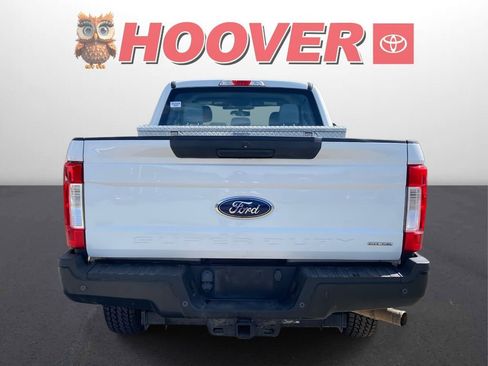 Used 2018 Ford F250 XL w/ Power Equipment Group image 3