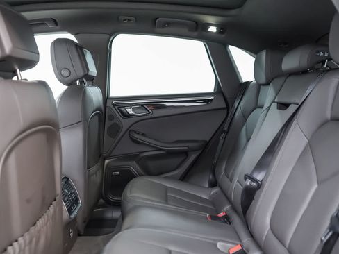 Certified 2024 Porsche Macan AWD/4WD image 23