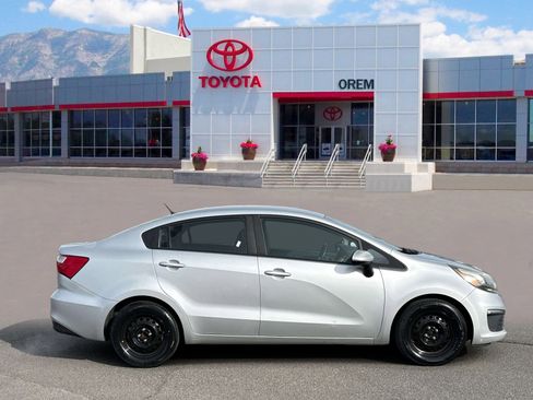Used 2017 Kia Rio LX w/ Power Package FWD image 3