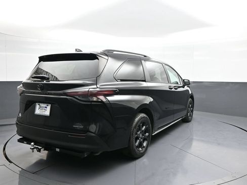 Certified 2026 Toyota Sienna XLE Woodland Edition AWD/4WD image 6
